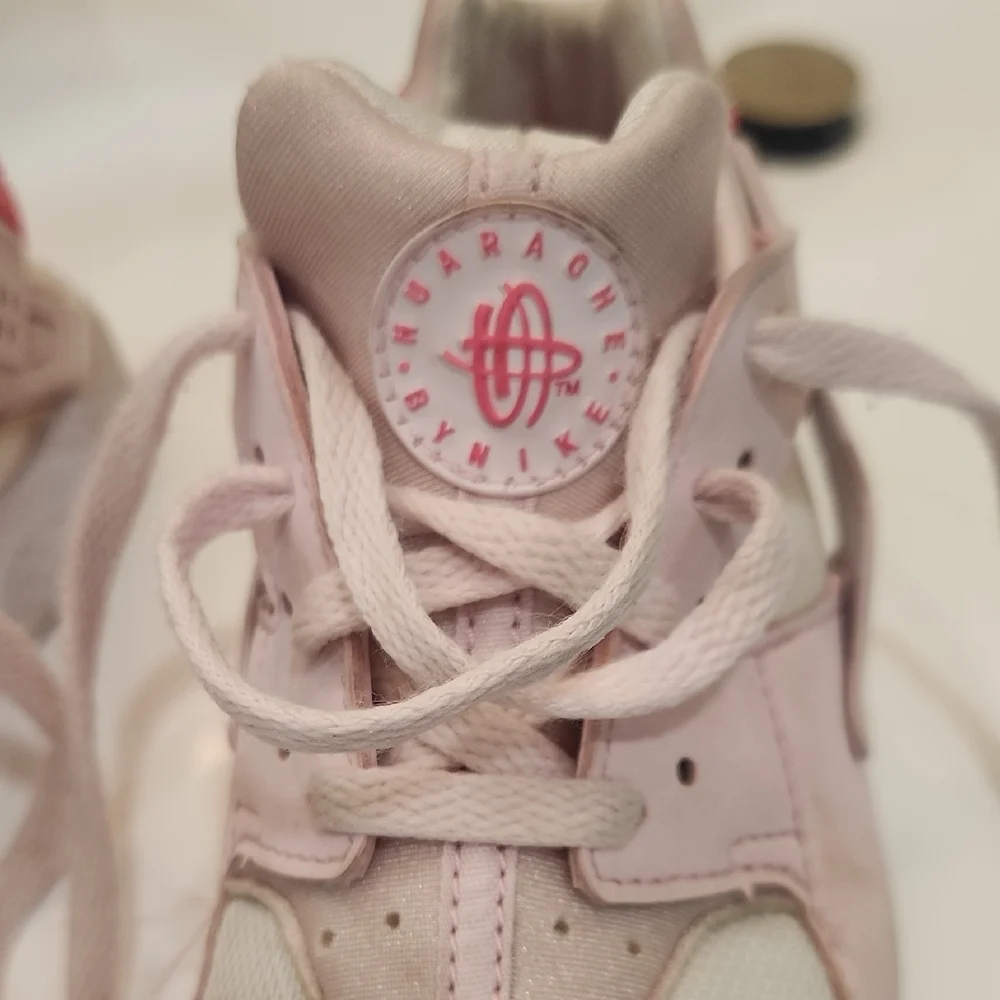 Nike Huarache Pink and White Athletic Shoes With Box - Picture 2 of 7